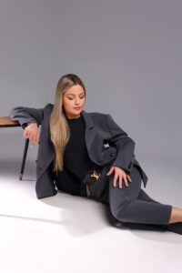 damski-szary-garnitur-4angels-spodnie-garniturowe